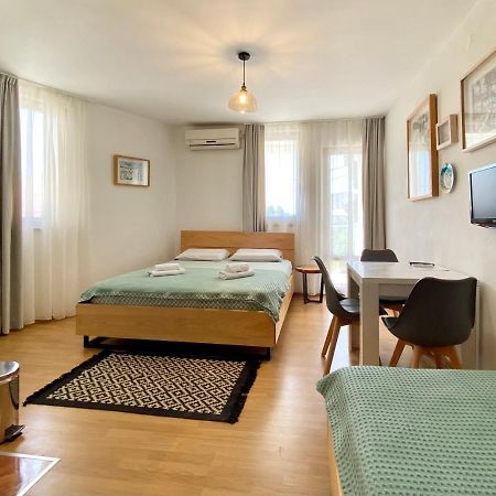 Apartments Rux De Luxe バール エクステリア 写真