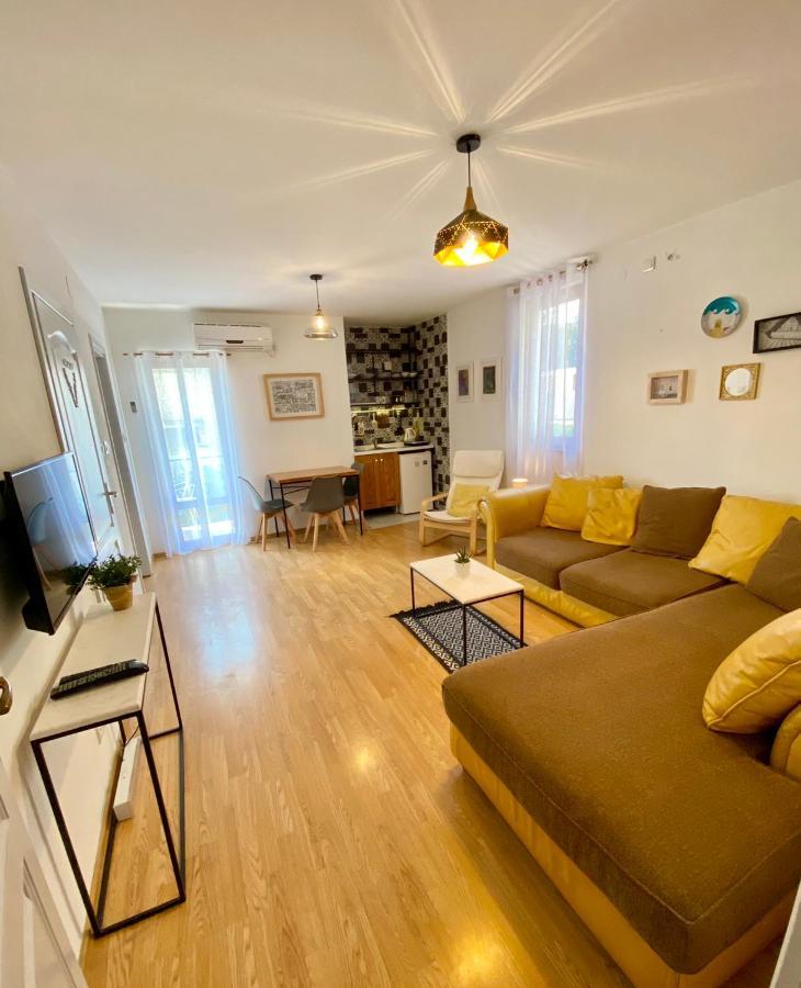 Apartments Rux De Luxe バール エクステリア 写真
