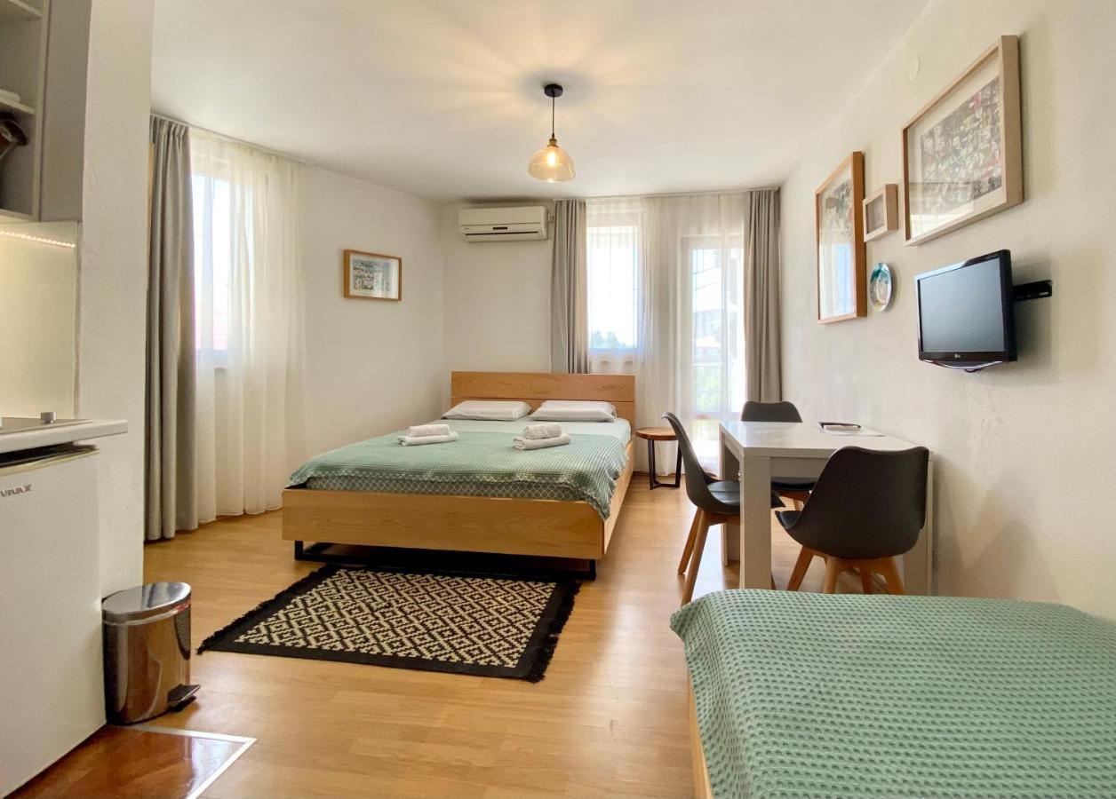 Apartments Rux De Luxe バール エクステリア 写真