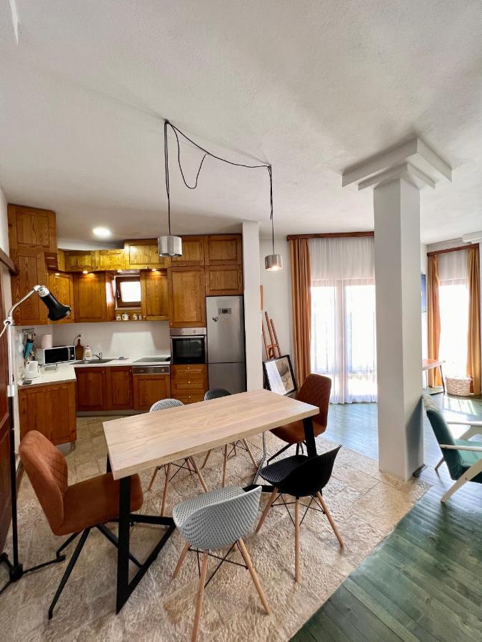 Apartments Rux De Luxe バール エクステリア 写真