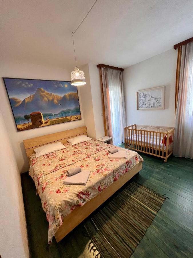 Apartments Rux De Luxe バール エクステリア 写真