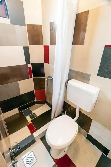 Apartments Rux De Luxe バール エクステリア 写真