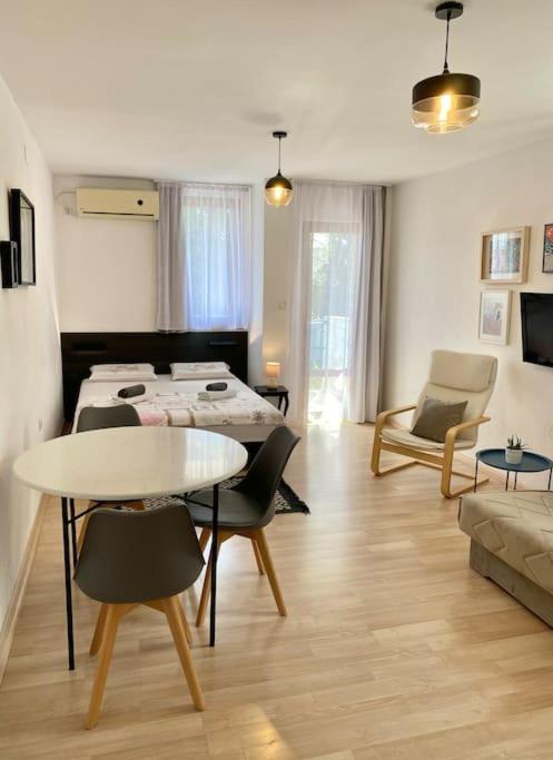 Apartments Rux De Luxe バール エクステリア 写真
