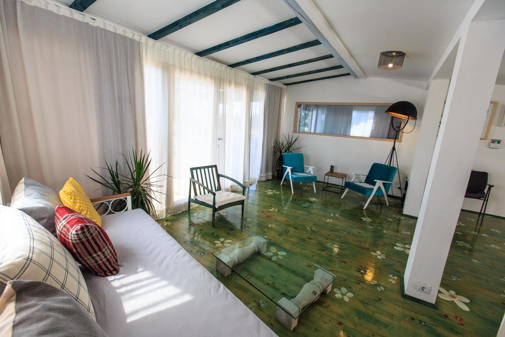 Apartments Rux De Luxe バール エクステリア 写真