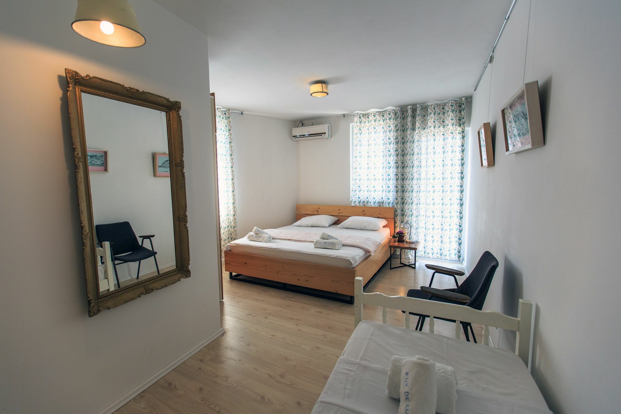 Apartments Rux De Luxe バール エクステリア 写真